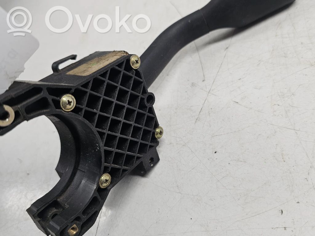 Audi A4 S4 B5 8D Valytuvų rankenėlė 