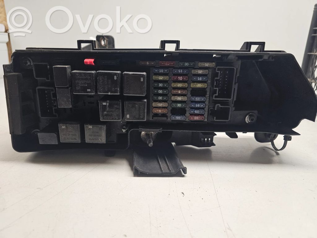 Volvo V70 Fuse module 