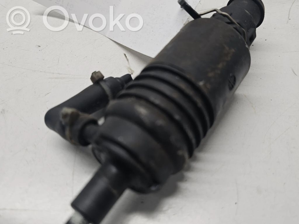 Audi A6 S6 C4 4A Windscreen/windshield washer pump 