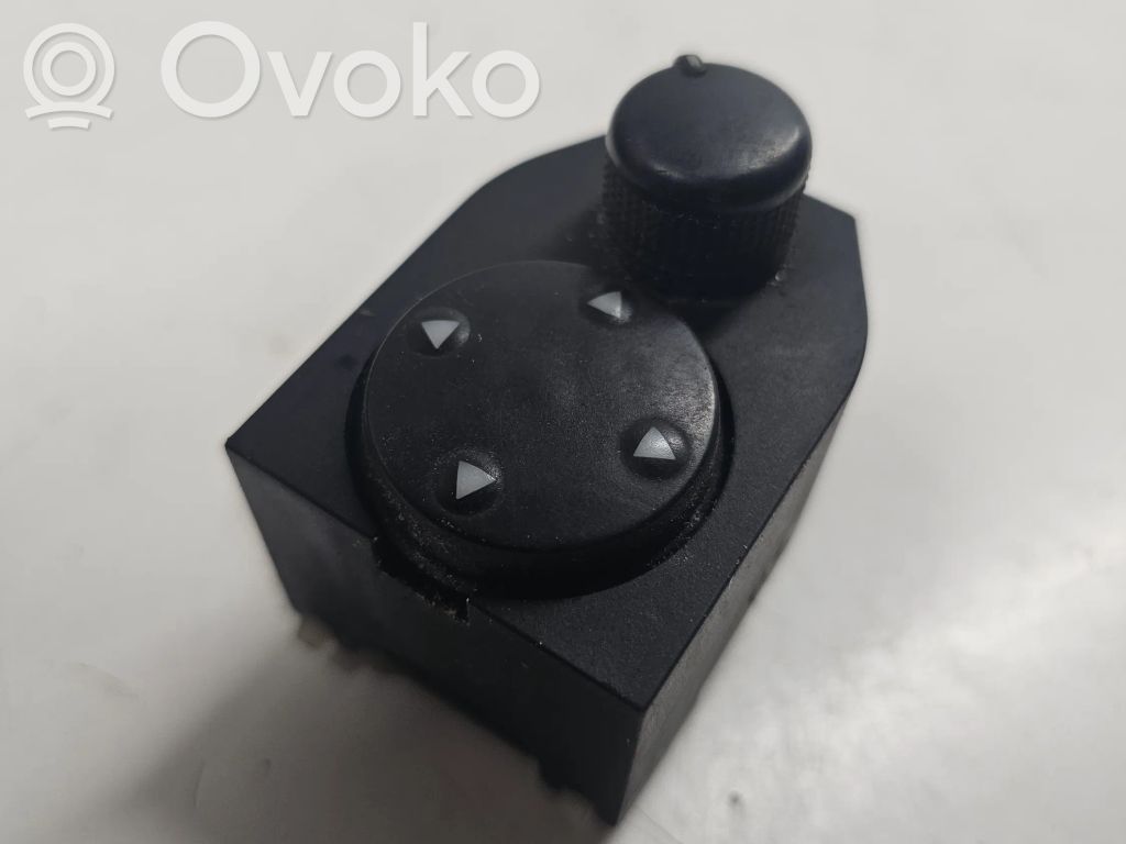 Audi A8 S8 D2 4D Wing mirror switch 