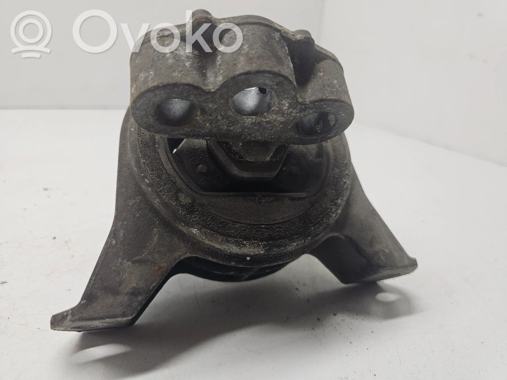 Opel Zafira A Engine mount bracket 
