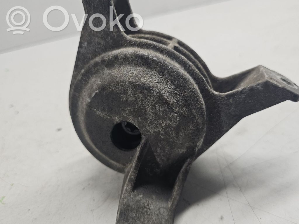 Opel Zafira A Engine mount bracket 