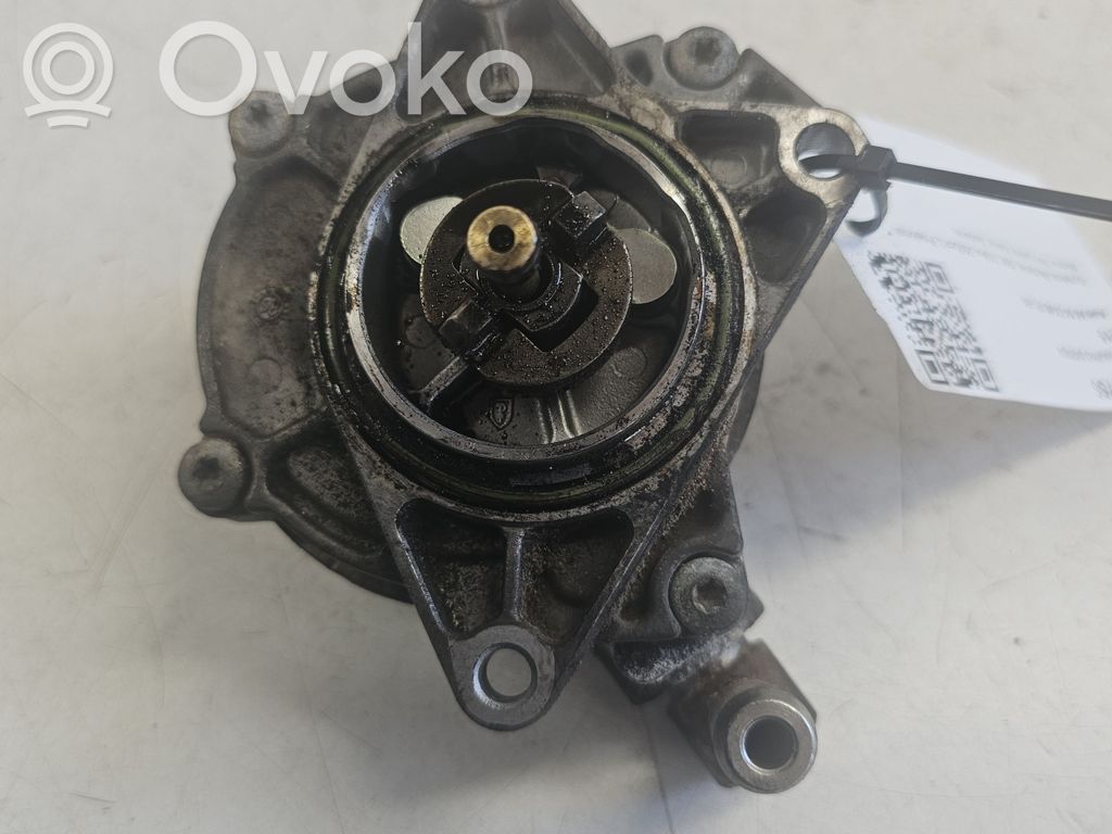Audi A6 S6 C5 4B Vacuum pump 