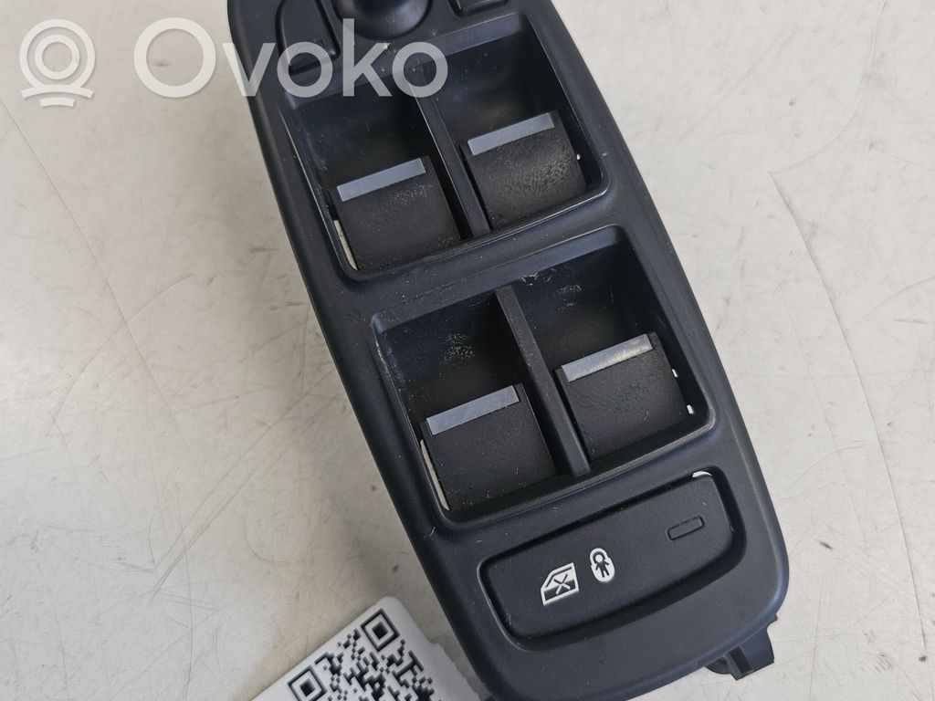 Jaguar XE Electric window control switch 