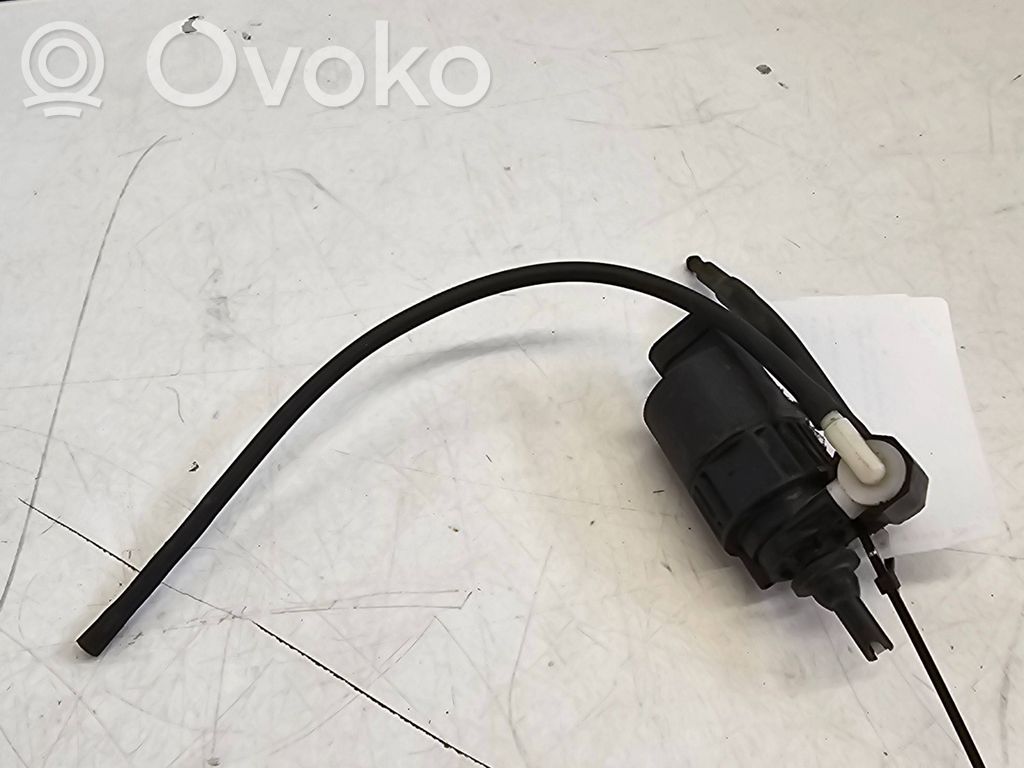 Renault Laguna I Windscreen/windshield washer pump 