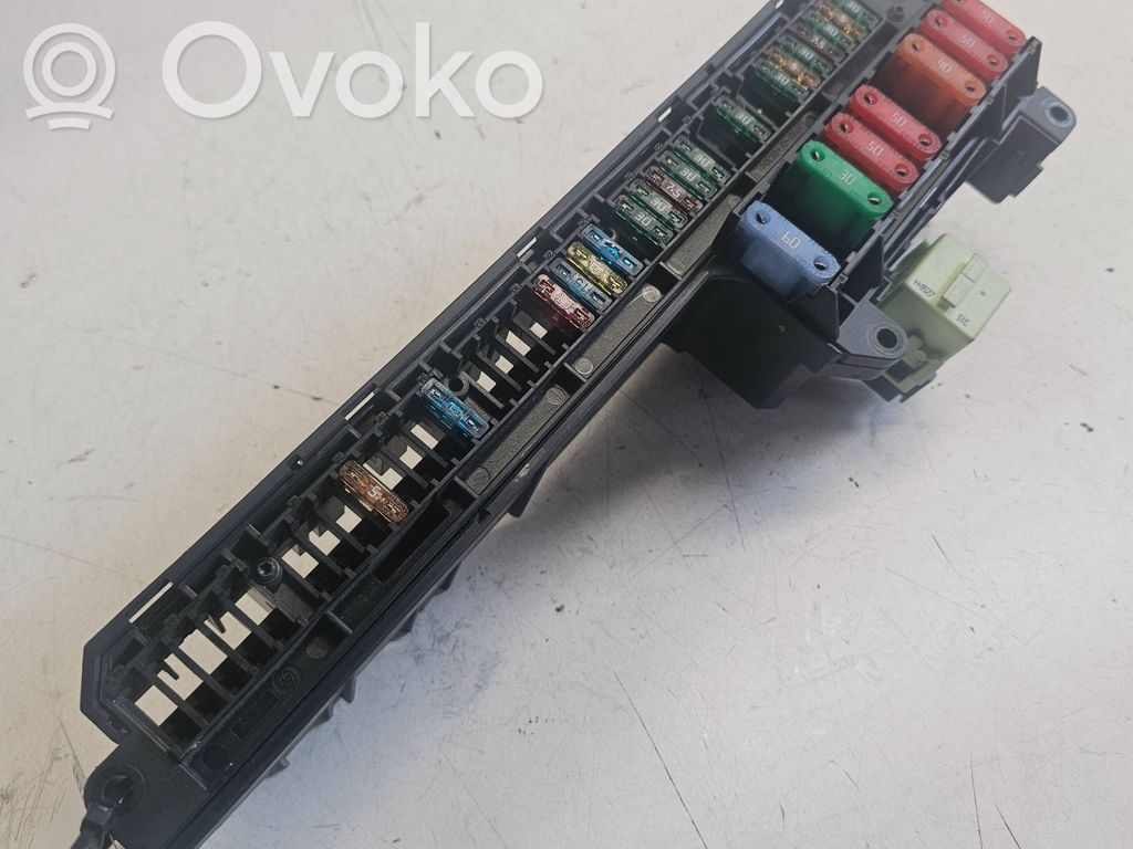 BMW 5 E60 E61 Saugiklių blokas 