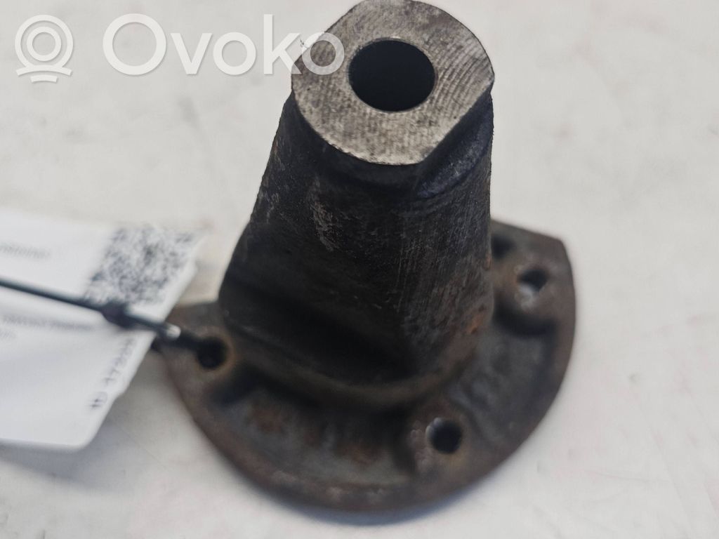 Engine mounting bracket   7M3199312