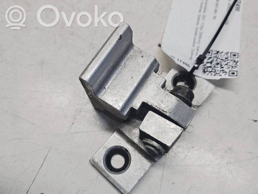 Rear door upper hinge   7068088