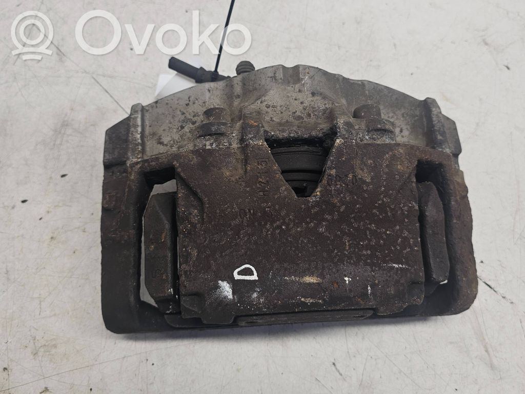 Volvo V70 Передний суппорт 