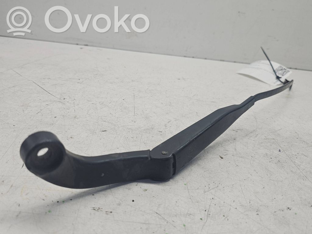 Audi 80 90 B3 Front wiper blade arm 