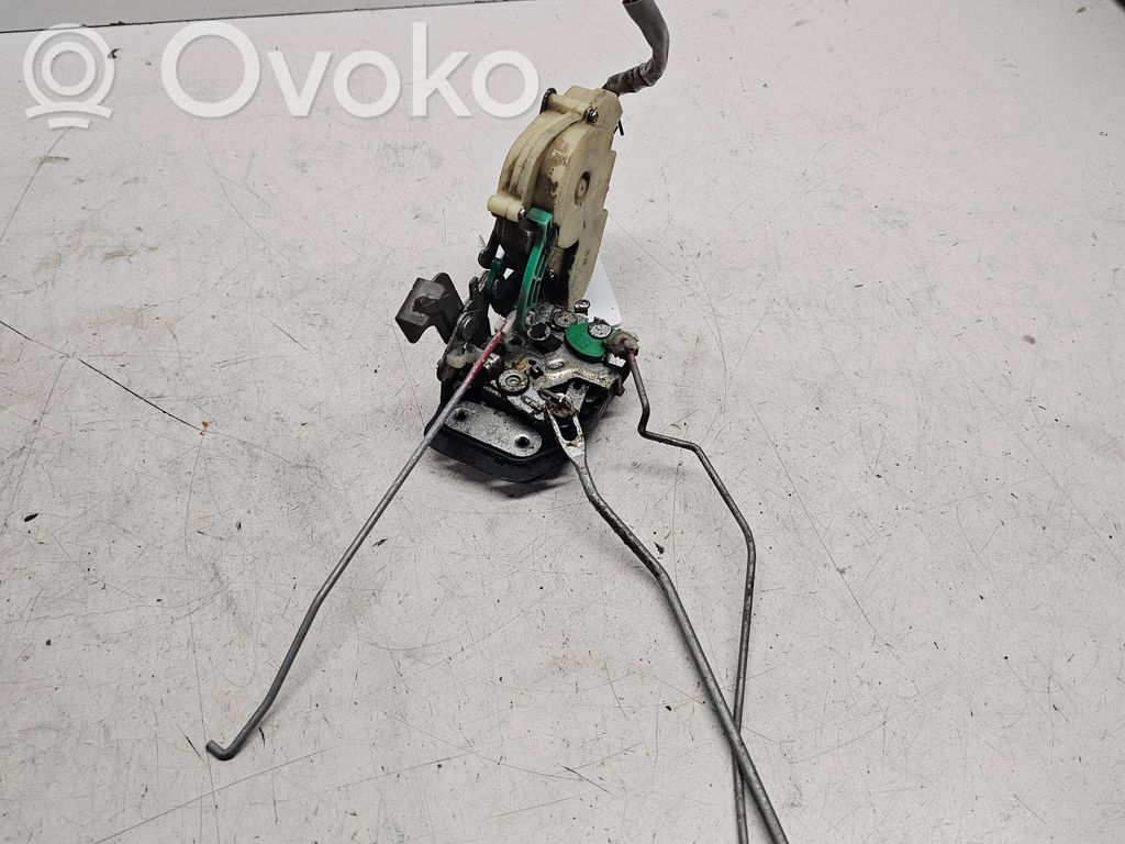 KIA Sorento Priekšpusē slēdzene 