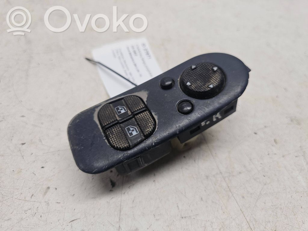Seat Alhambra (Mk1) Electric window control switch 