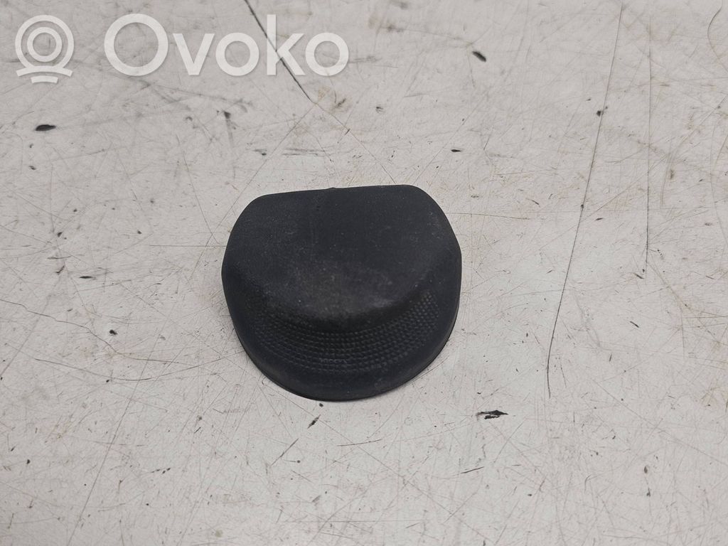 Seat Alhambra (Mk1) Seat belt trim 