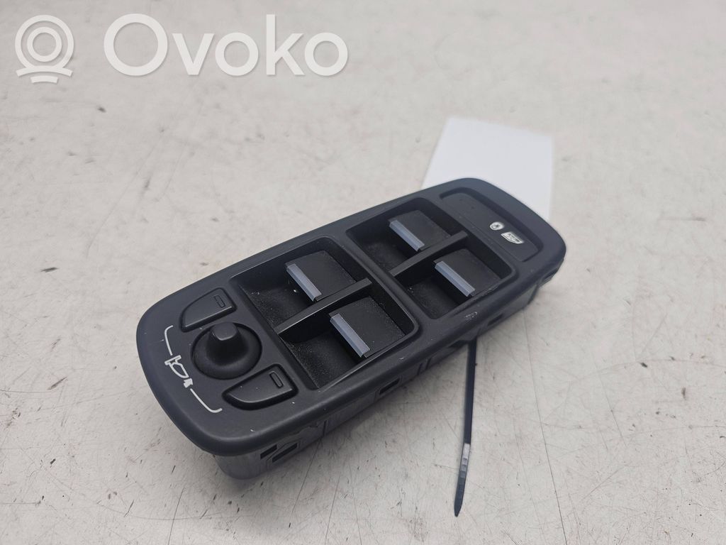 Jaguar XE Electric window control switch 