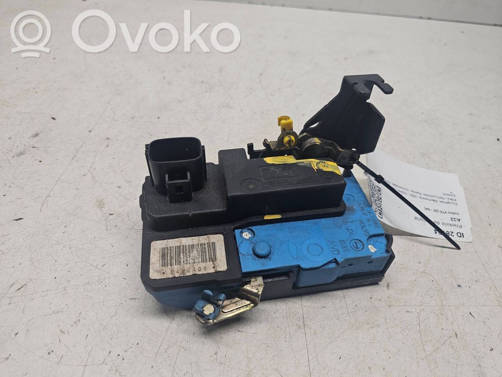 Volvo V70 Front door lock 