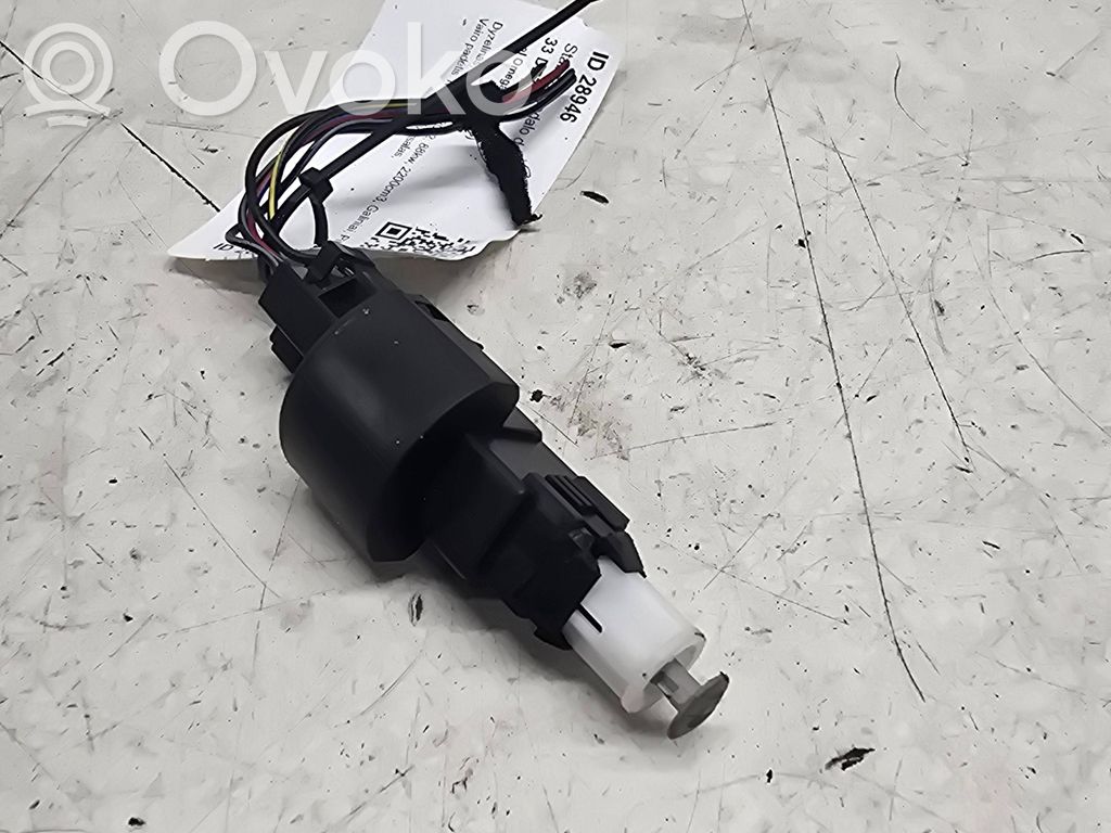 Opel Omega B2 Brake pedal sensor switch 