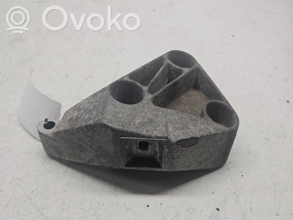 Renault Megane II Engine mount bracket 