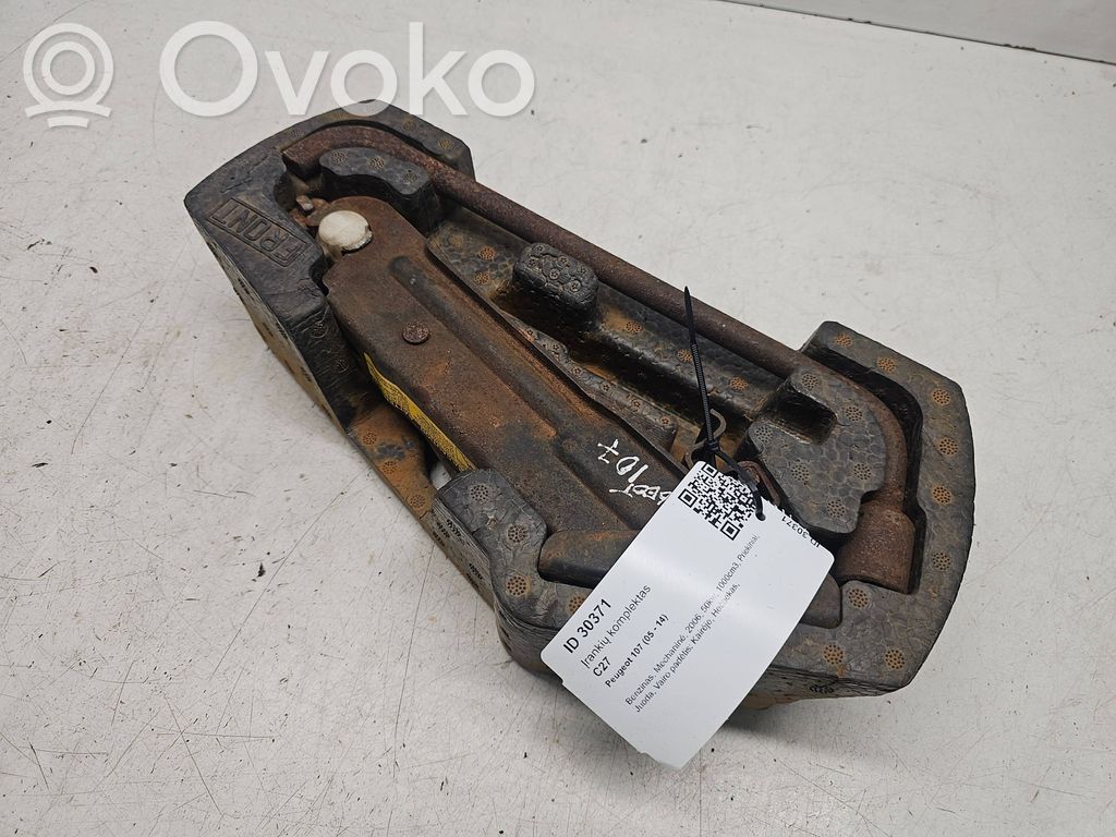 Peugeot 107 Įrankių komplektas 