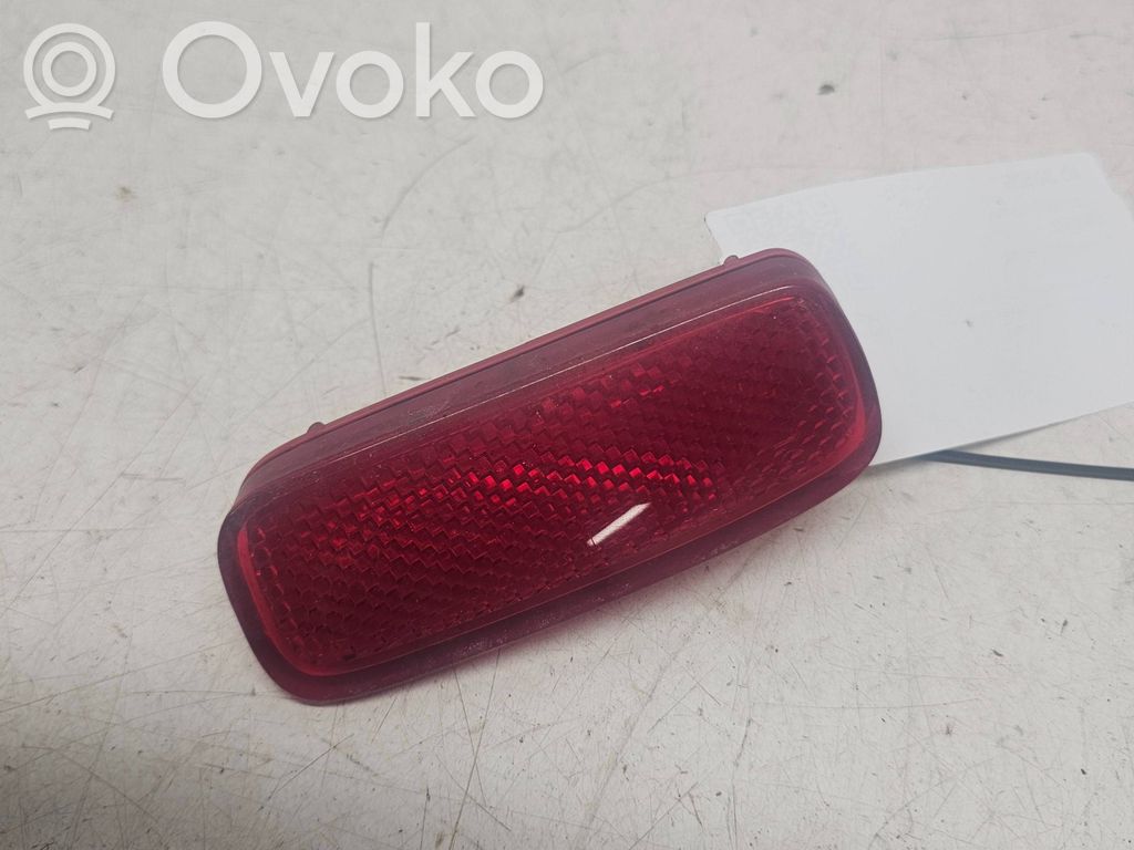Peugeot 107 Aizmugurē atstarotājs 