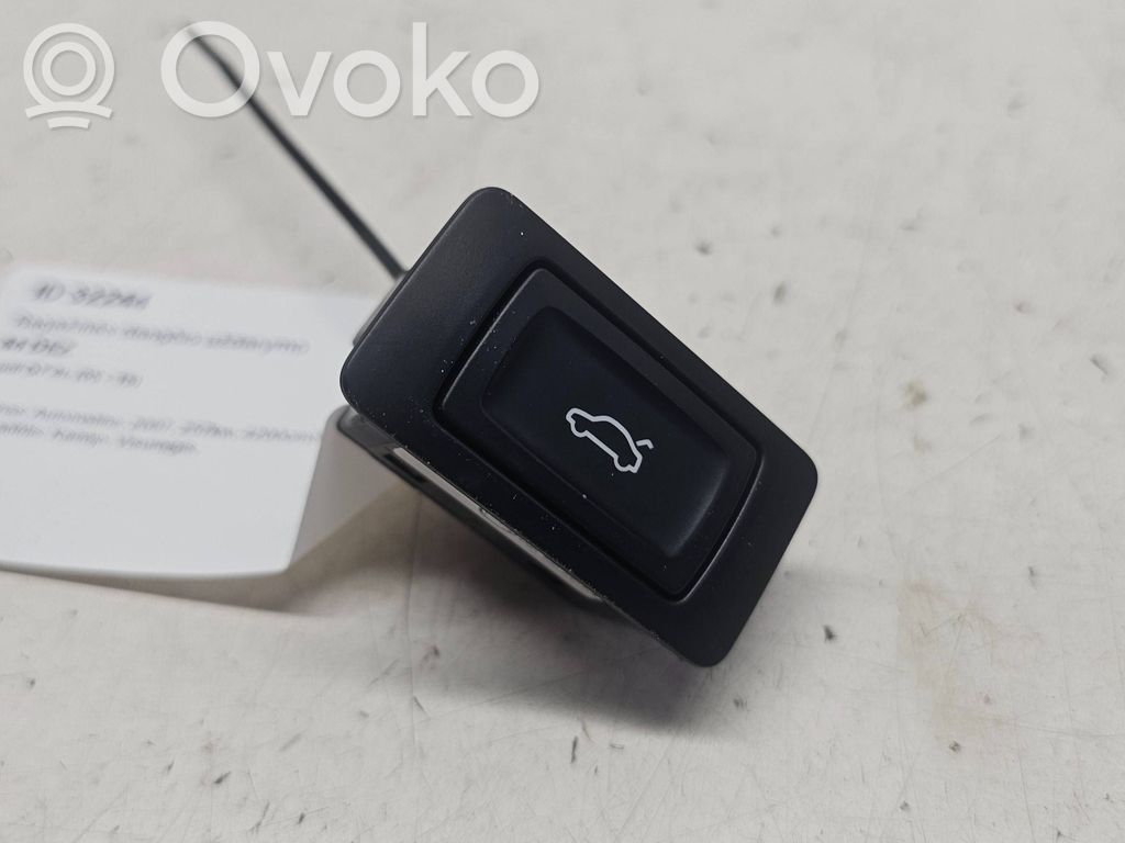 Audi Q7 4L Tailgate/boot open switch button 