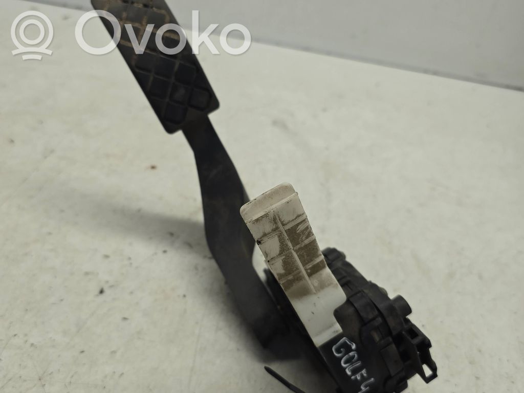 Volkswagen Golf IV Accelerator throttle pedal 