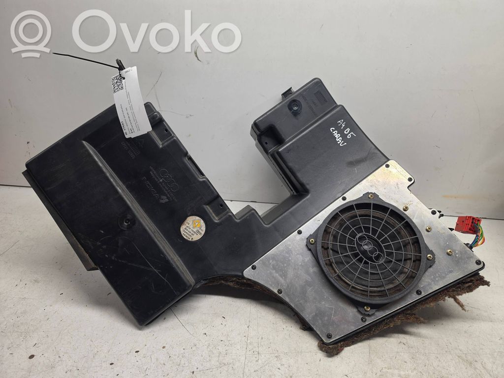 Audi A4 S4 B5 8D Altavoz subwoofer 