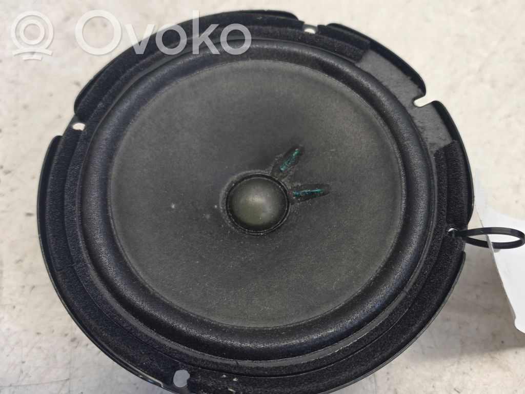 Audi A6 S6 C5 4B Altavoz de la puerta delantera 