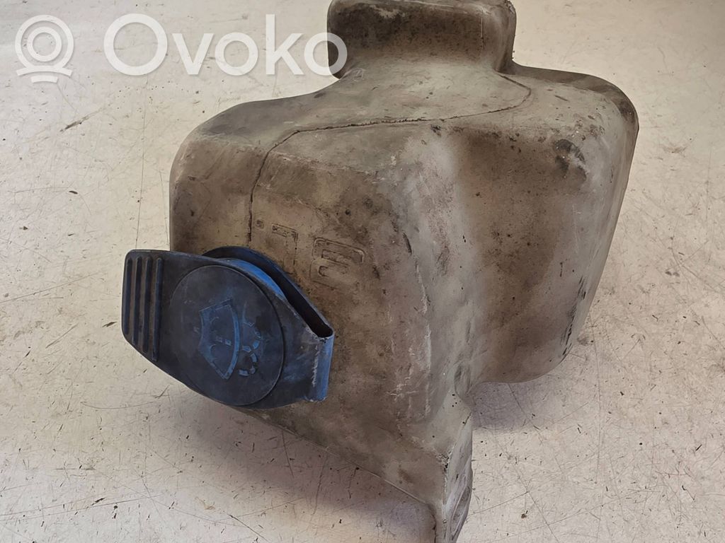 Volkswagen Golf IV Logu šķidruma tvertne 