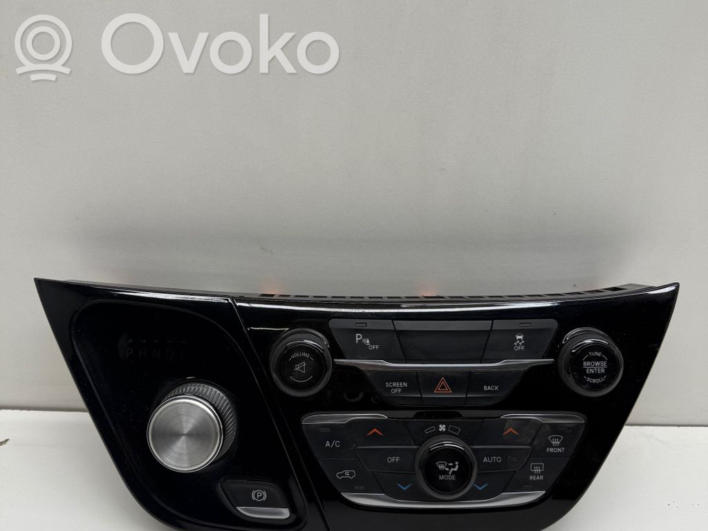 Chrysler Pacifica Climate control unit 