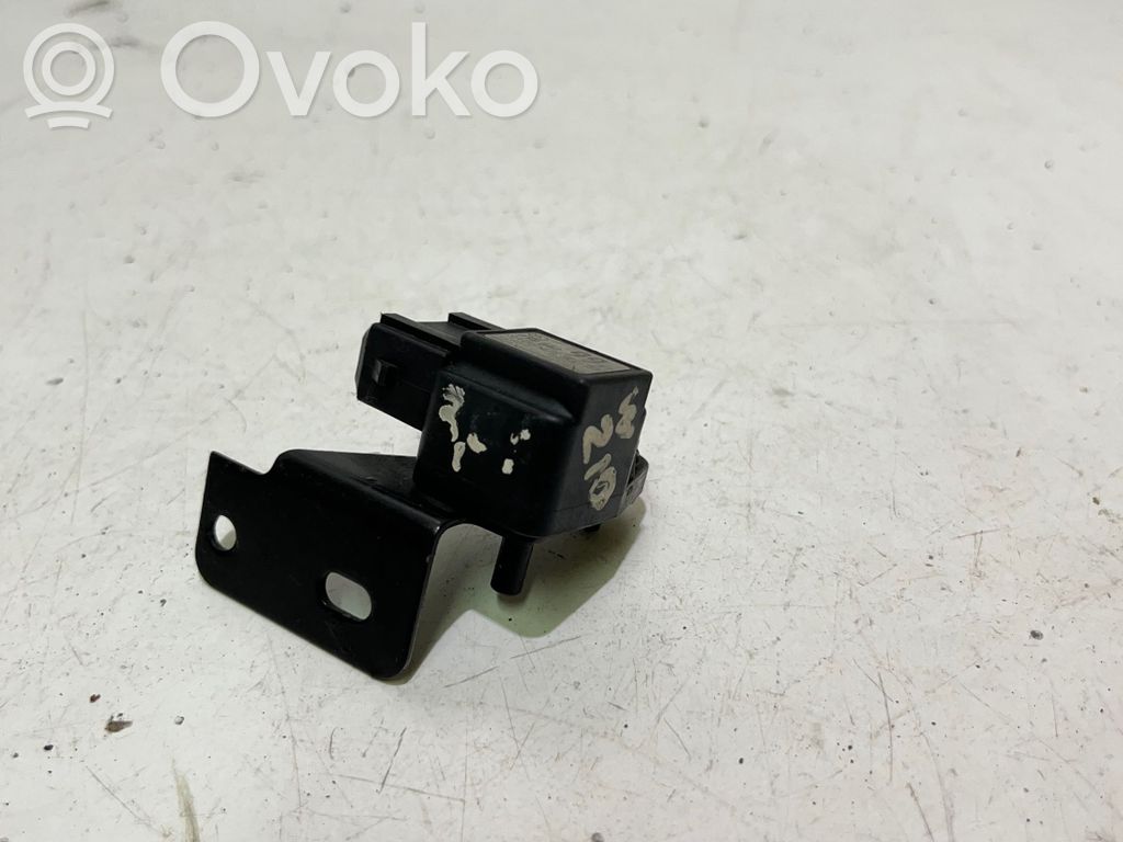 Mercedes-Benz E W210 Air pressure sensor 