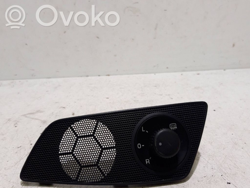 Skoda Octavia Mk2 (1Z) Wing mirror switch 