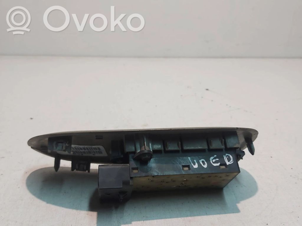Chrysler Voyager Electric window control switch 