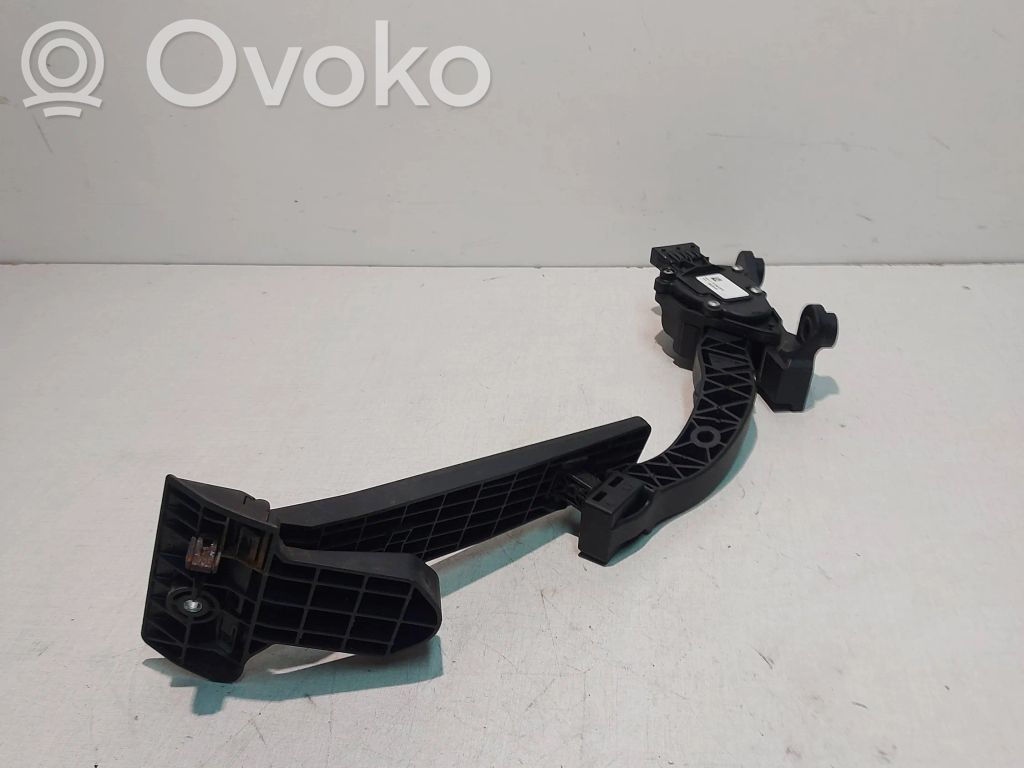 Accelerator throttle pedal   11062015