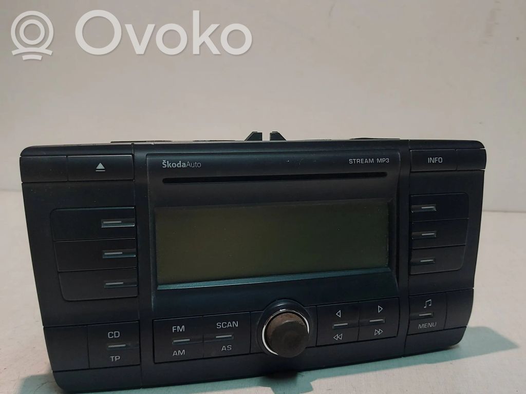 Panel / Radioodtwarzacz CD/DVD/GPS   1Z0035161C,T0T0060945,10R032432,SKZ7Z3F0060945