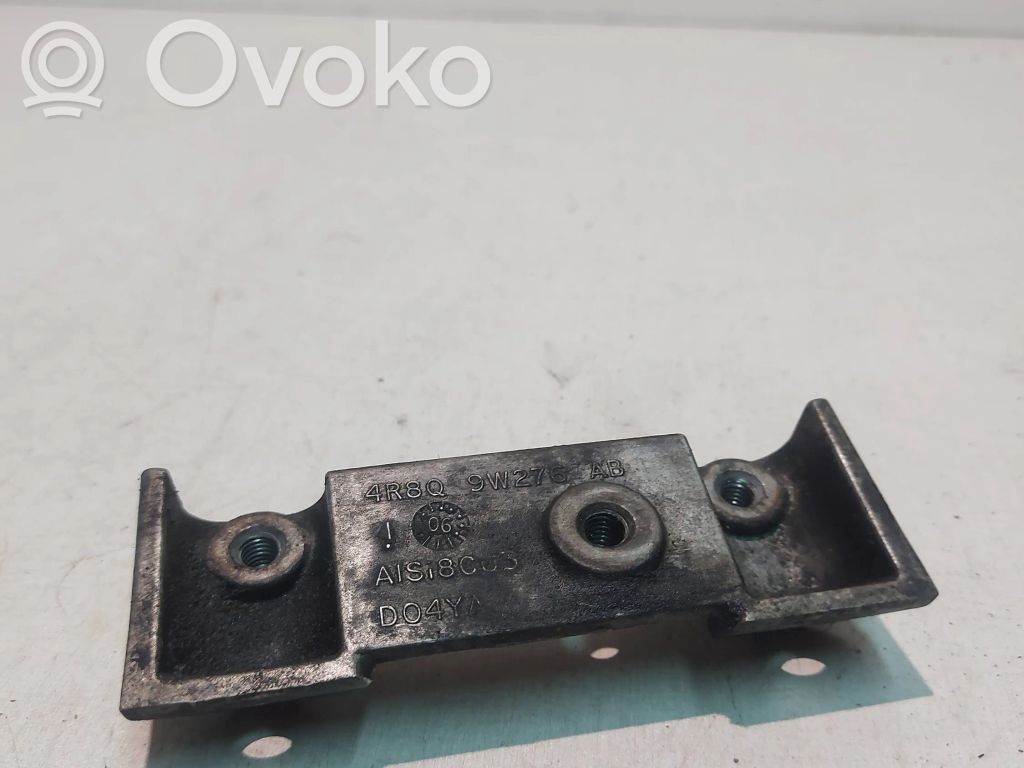 Peugeot 407 Engine mounting bracket 