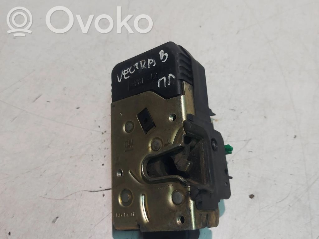 Opel Vectra B Zamek drzwi przednich 