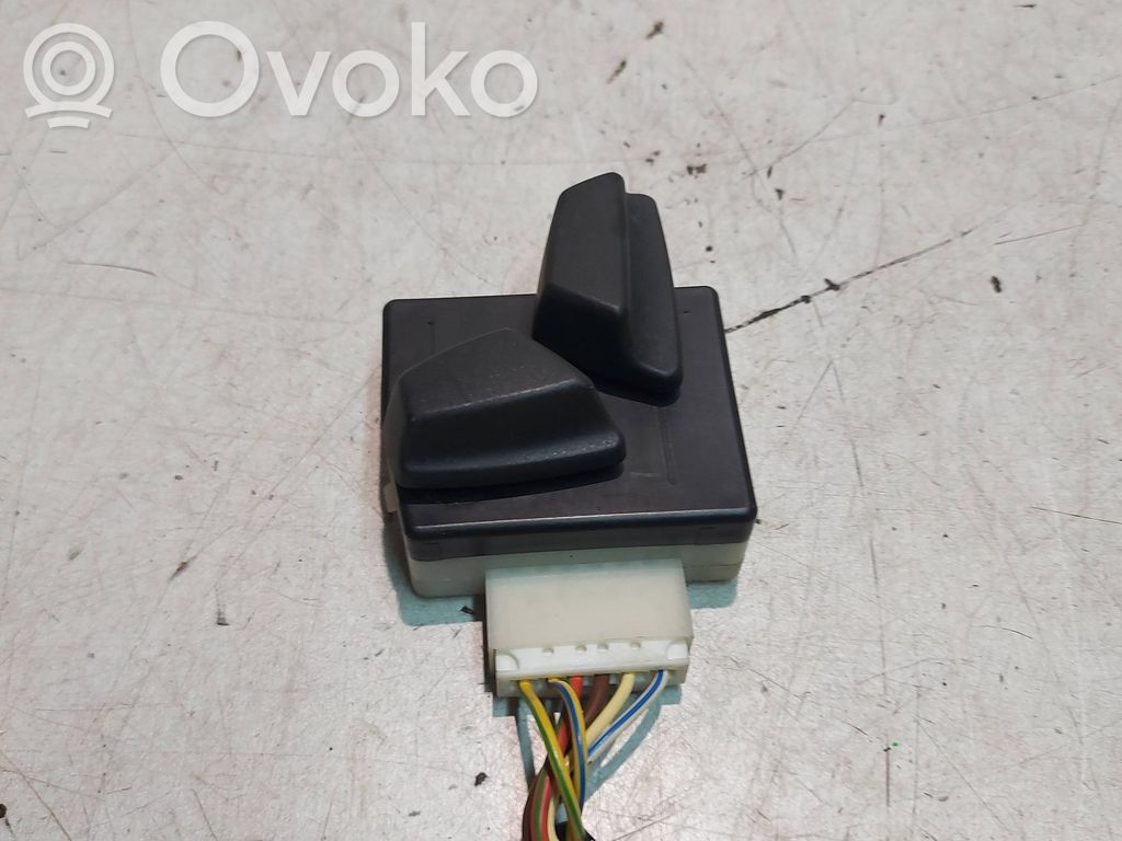Seat control switch   6958526,8347769,881700D2
