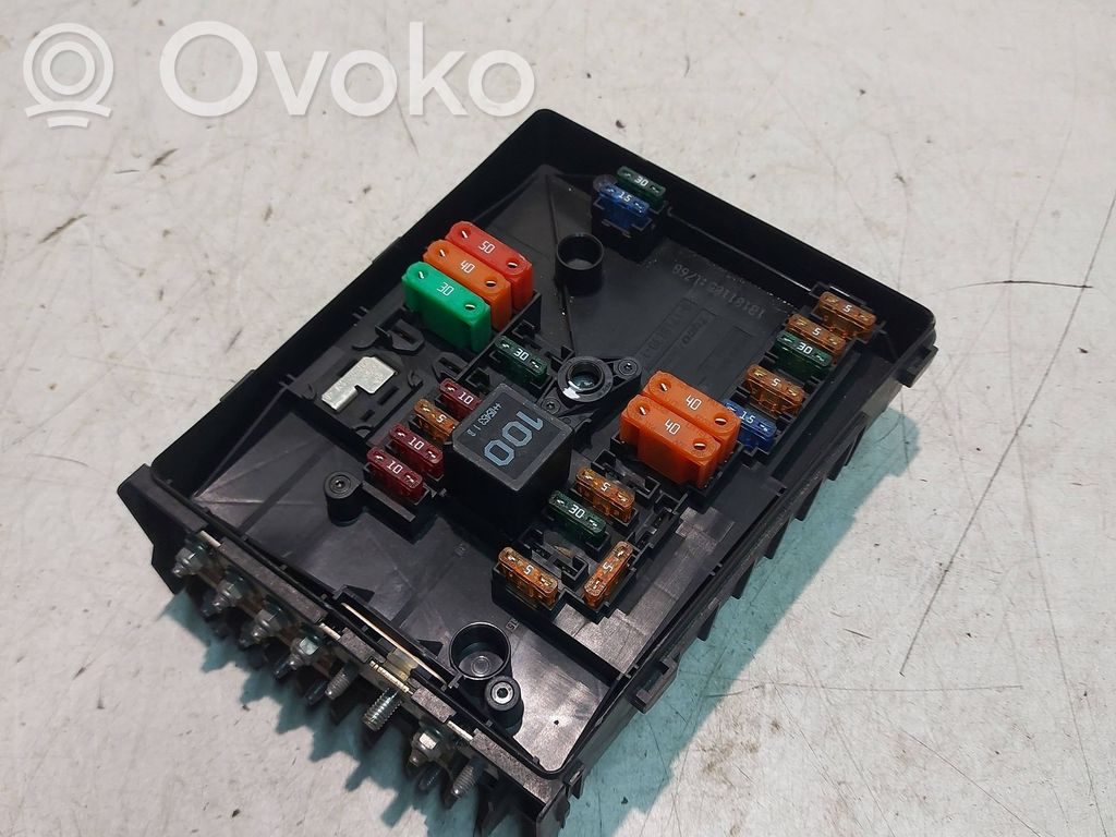 Volkswagen Caddy Fuse module 