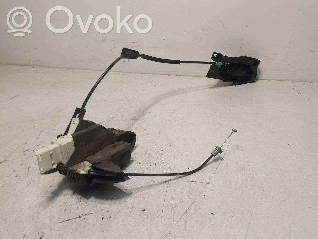 Citroen C4 I Priekšpusē slēdzene 
