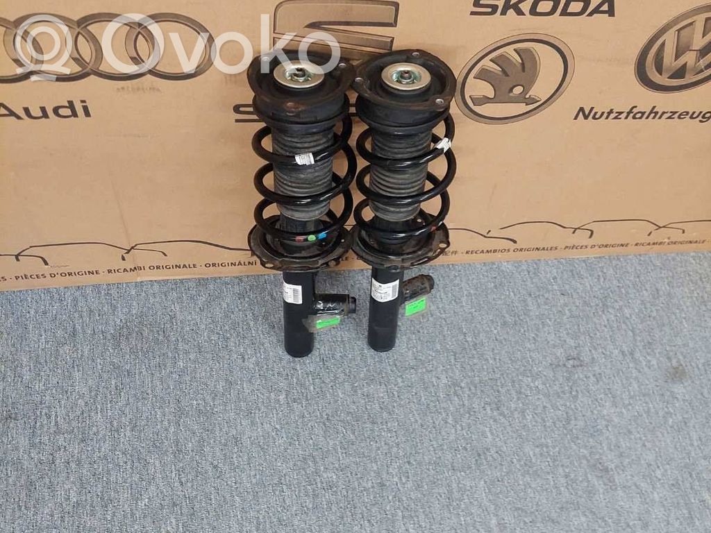 Stoßdämpfer vorne   5Q0413032F,5Q0413032F