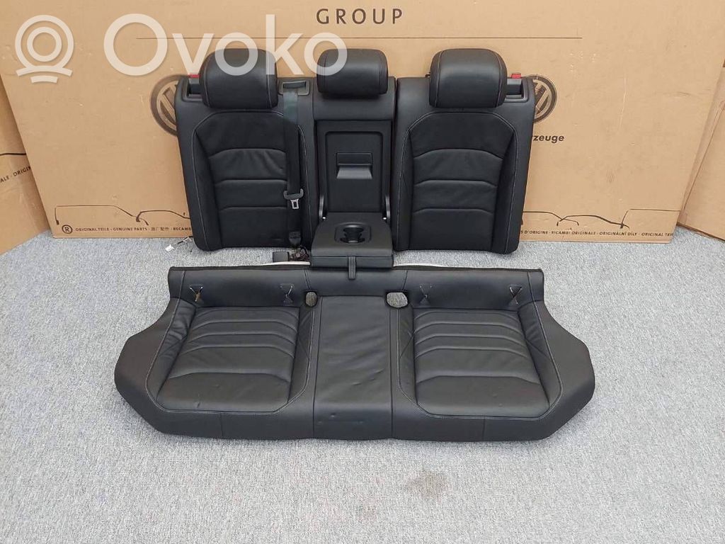 Fotel tylny   3G8885319D,3G8963567A,3G8885405L,3G8885405LQYZ,3G8963561A,3V0857740A