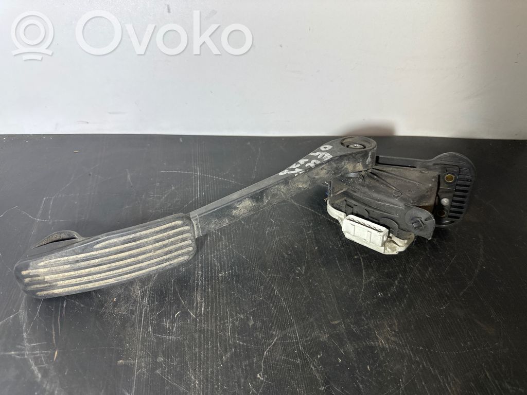 Volvo XC70 Accelerator throttle pedal 
