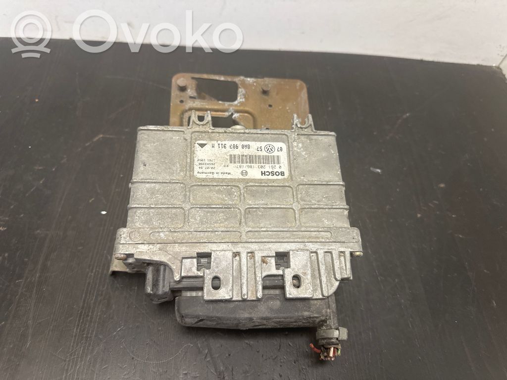 Engine control unit/module   0261203186,8A0907311M,26SA3398