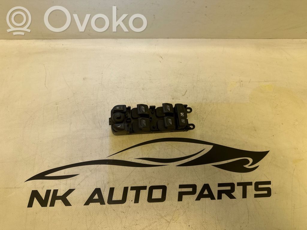 Volvo XC70 Electric window control switch 