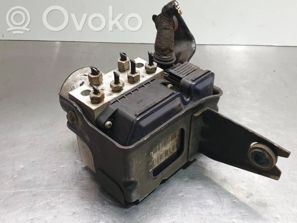 Opel Insignia A ABS bloks 