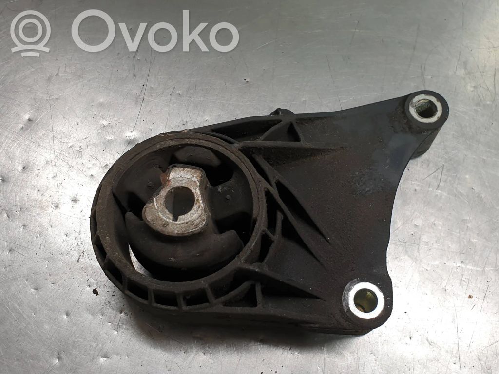 Opel Insignia A Engine mount bracket 