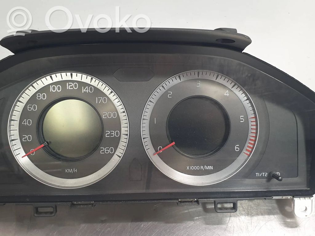 Volvo V70 Speedometer (instrument cluster) 