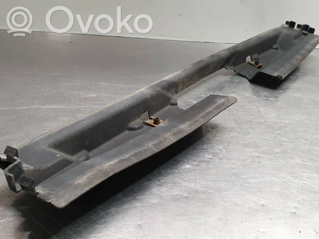 BMW 5 E60 E61 Viršutinė dalis radiatorių panelės (televizoriaus) 
