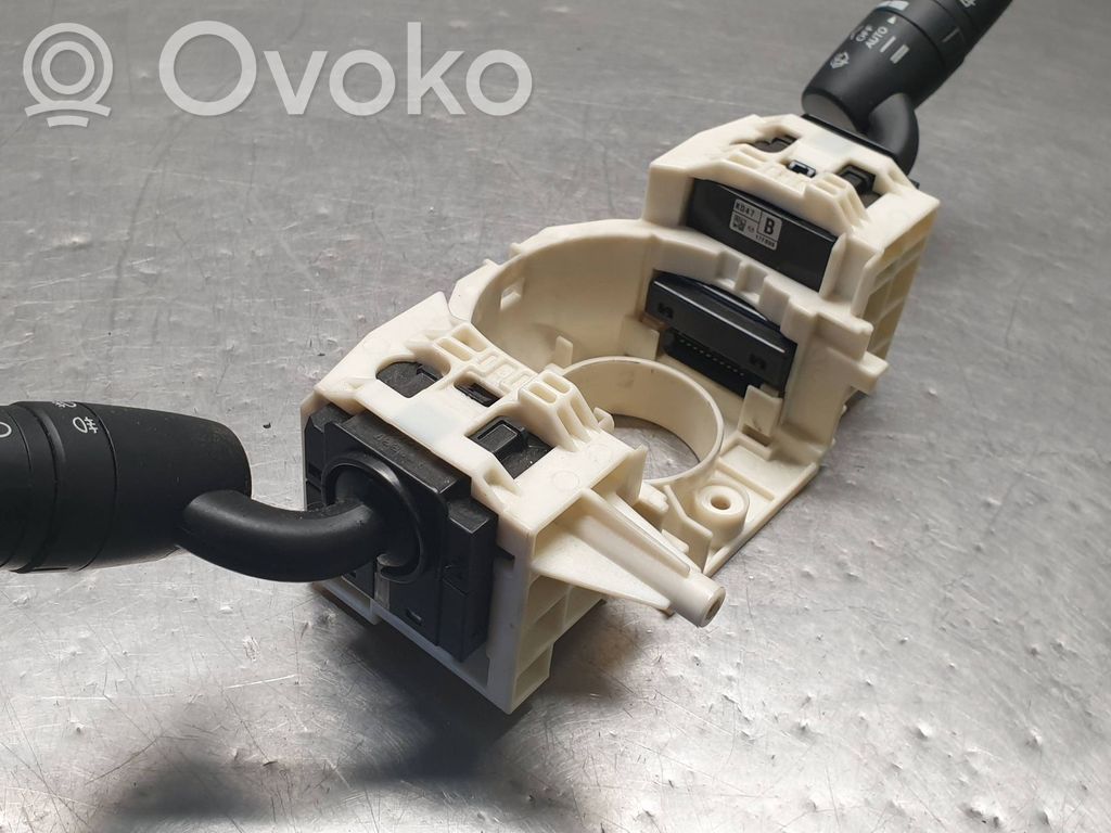 Mazda CX-5 Wiper turn signal indicator stalk/switch 