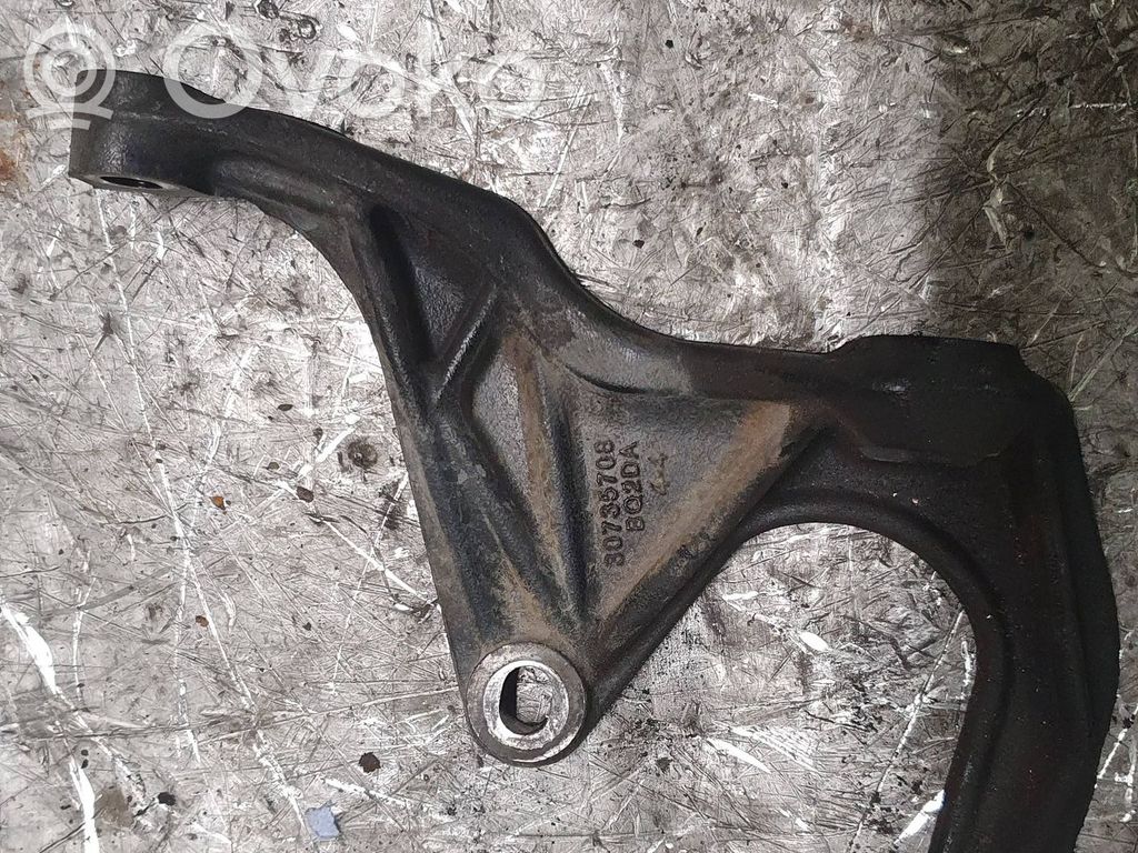 Volvo XC90 Engine mounting bracket 